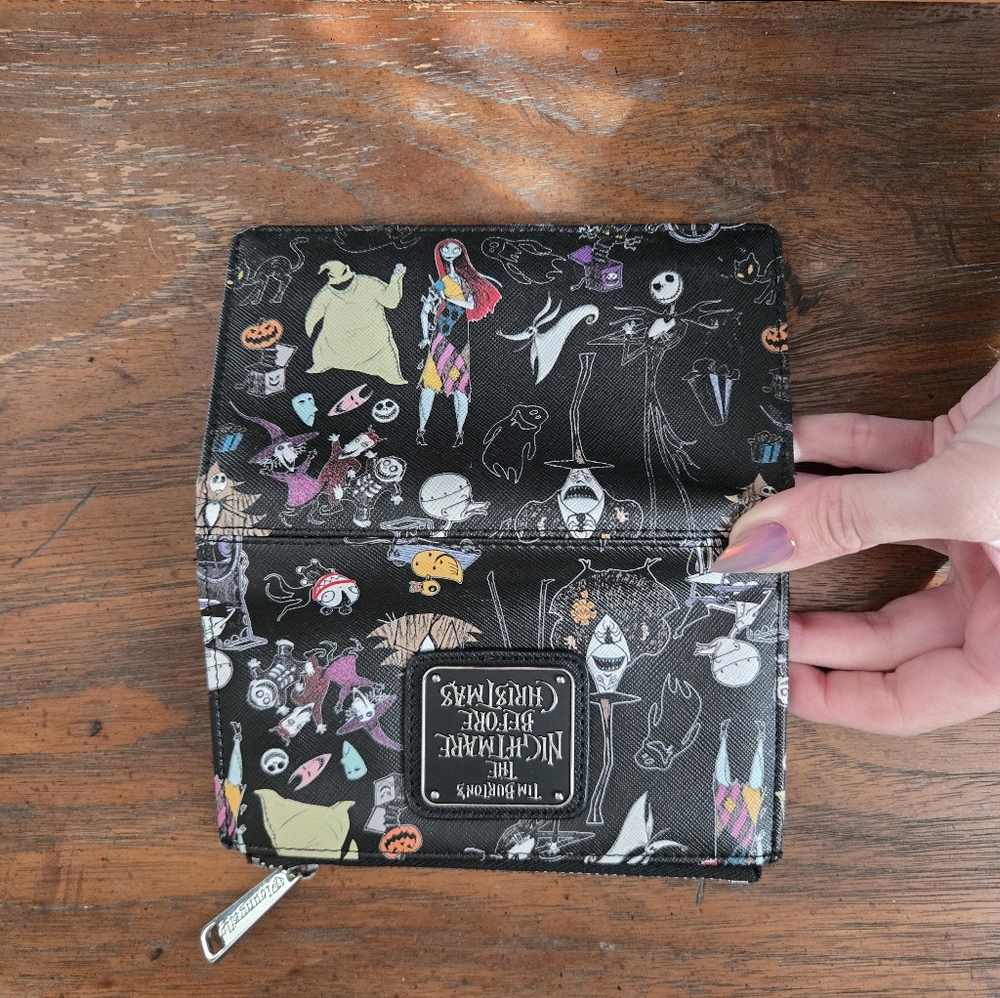 *RARE* Loungefly The Nightmare Before Christmas Wallet - Picture 2 of 3